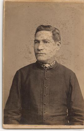 Sacerdote no identificado