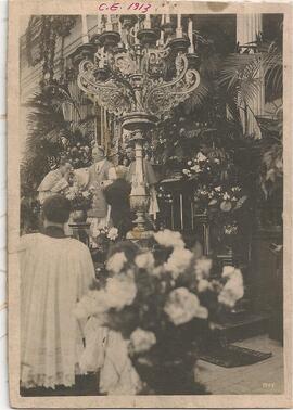 Juan Gaspar Stork Werth celebra una Eucaristía en el Atrio de la Iglesia de la Soledad (I Congreso Eucarístico Nacional)