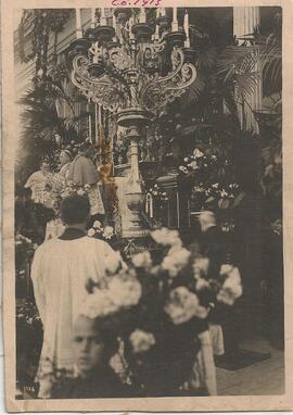 Juan Gaspar Stork Werth celebra una Eucaristía en el Atrio de la Iglesia de la Soledad (I Congreso Eucarístico Nacional)