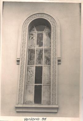 Basílica de Nuestra Señora de los Ángeles - Ventana