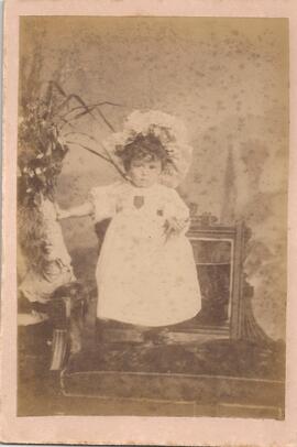 Niña no identificada