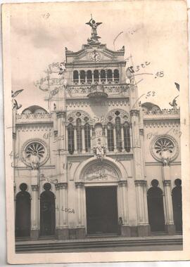 Basílica de Nuestra Señora de los Ángeles - Elevación principal