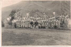 Victor Manuel Sanabria y Rubén Odio Herrera con un grupo del Seminario Menor de San Cristóbal Norte, Desamparados