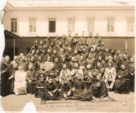 Grupo de sacerdotes y seminaristas