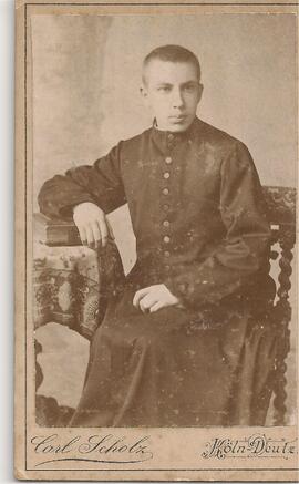 Sacerdote no identificado