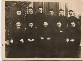 Grupo de sacerdotes