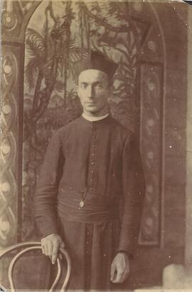 Sacerdote no identificado
