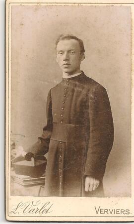Sacerdote no identificado