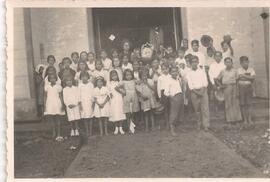 Grupo de niños en San Pablo de Turrubares