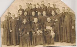 Grupo de sacerdotes