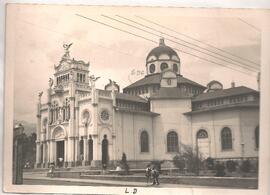 Basílica de Nuestra Señora de los Ángeles - Fachada, lado derecho