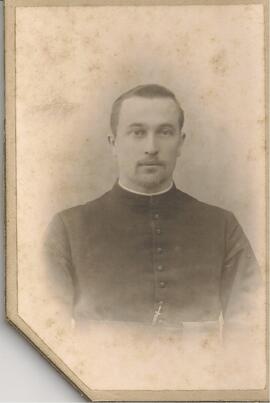 Sacerdote no identificado