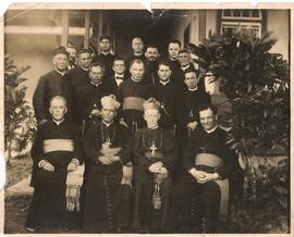 Grupo de sacerdotes