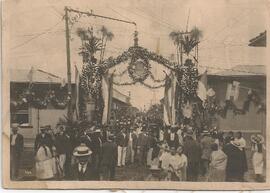 Arco triunfal en la calle de la Merced (I Congreso Eucarístico Nacional)