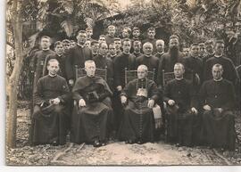 Grupo de sacerdotes