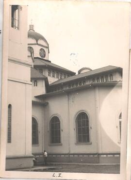 Basílica de Nuestra Señora de los Ángeles - Lado izquierdo