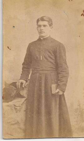 Sacerdote no identificado