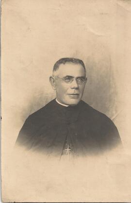 Sacerdote no identificado