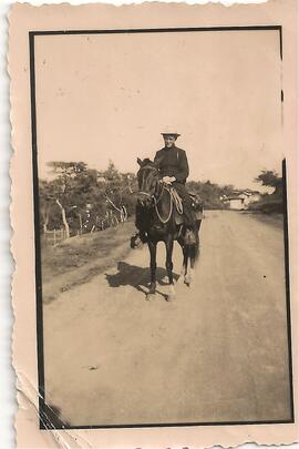 Un hombre a caballo, en Turrubares