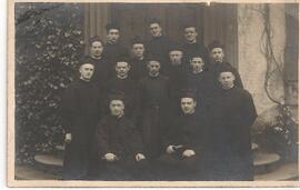 Grupo de sacerdotes
