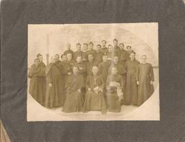 Grupo de sacerdotes