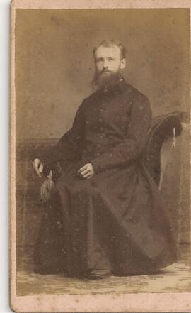 Sacerdote no identificado