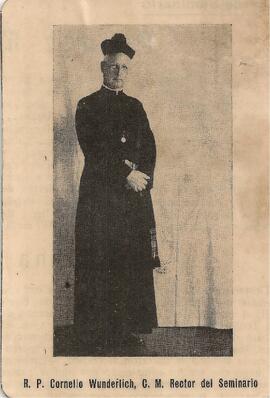Presbítero Cornelio Wunderlich, C.M. rector del Seminario