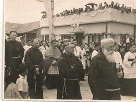 Victor Manuel Sanabria en una procesión